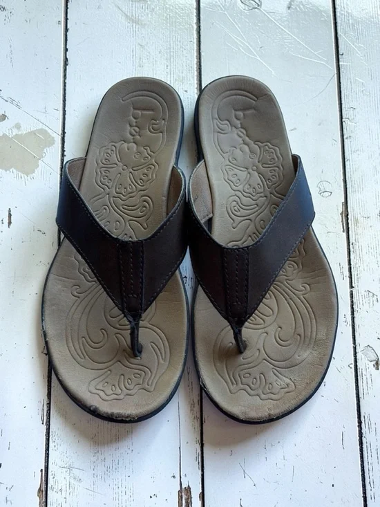 b.o.c Born Concept Brown Leather Flip Flop Sandals Womens Size 7M Comfort Floral - Picture 6 of 6